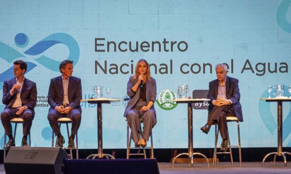 MALENA GALAMARINI, JUNTO A KATOPODIS Y DE PEDRO ABRIERON EL ENCUENTRO NACIONAL CON EL AGUA